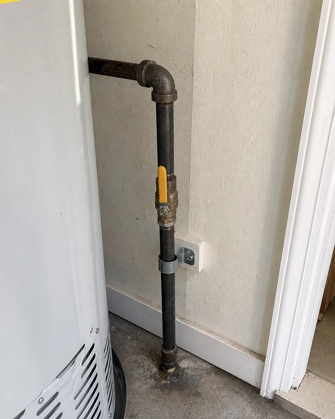 Representative materials and pipework for a planned residential gas-piping project.